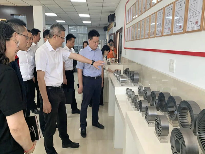 Xu Jianyi 비서는 Changle Town에 가서 기업 서비스 활동을 수행하고 Zhejiang Jufeng Co., Ltd. 및 기타 기업을 방문했습니다.