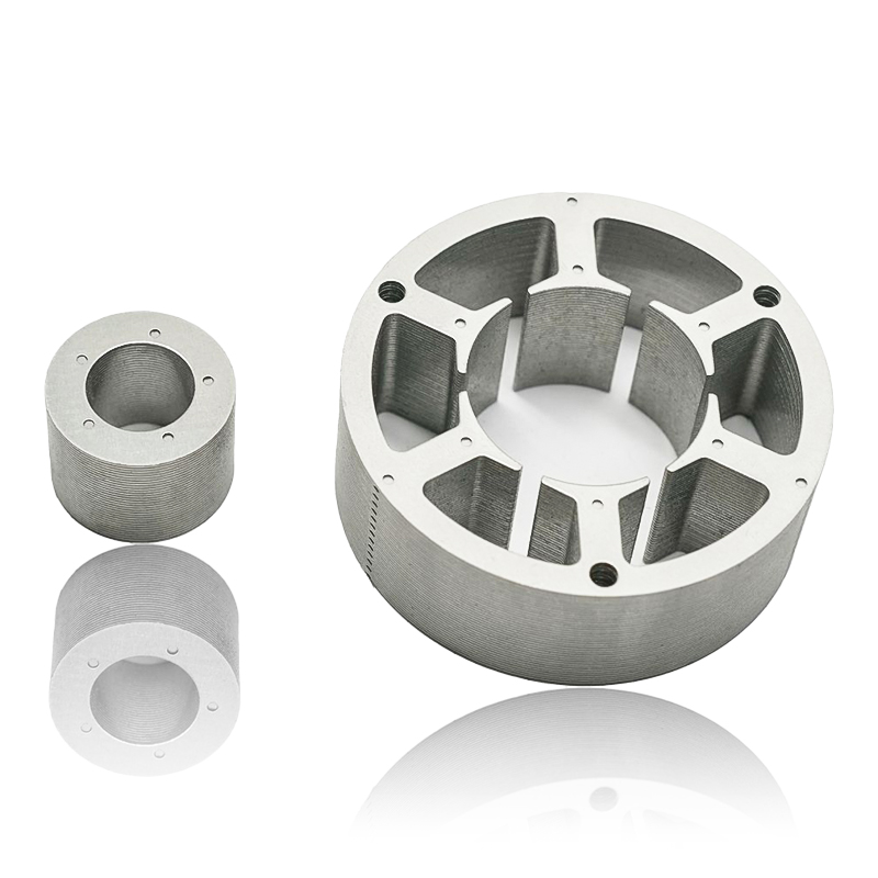 워터 펌프 모터 고정자와 로터 코어는 액체 또는 공냉식 하우징과 같은 냉각 시스템과 어떻게 상호 작용하여 집중 작동 중에 최적의 온도 균형을 유지합니까?