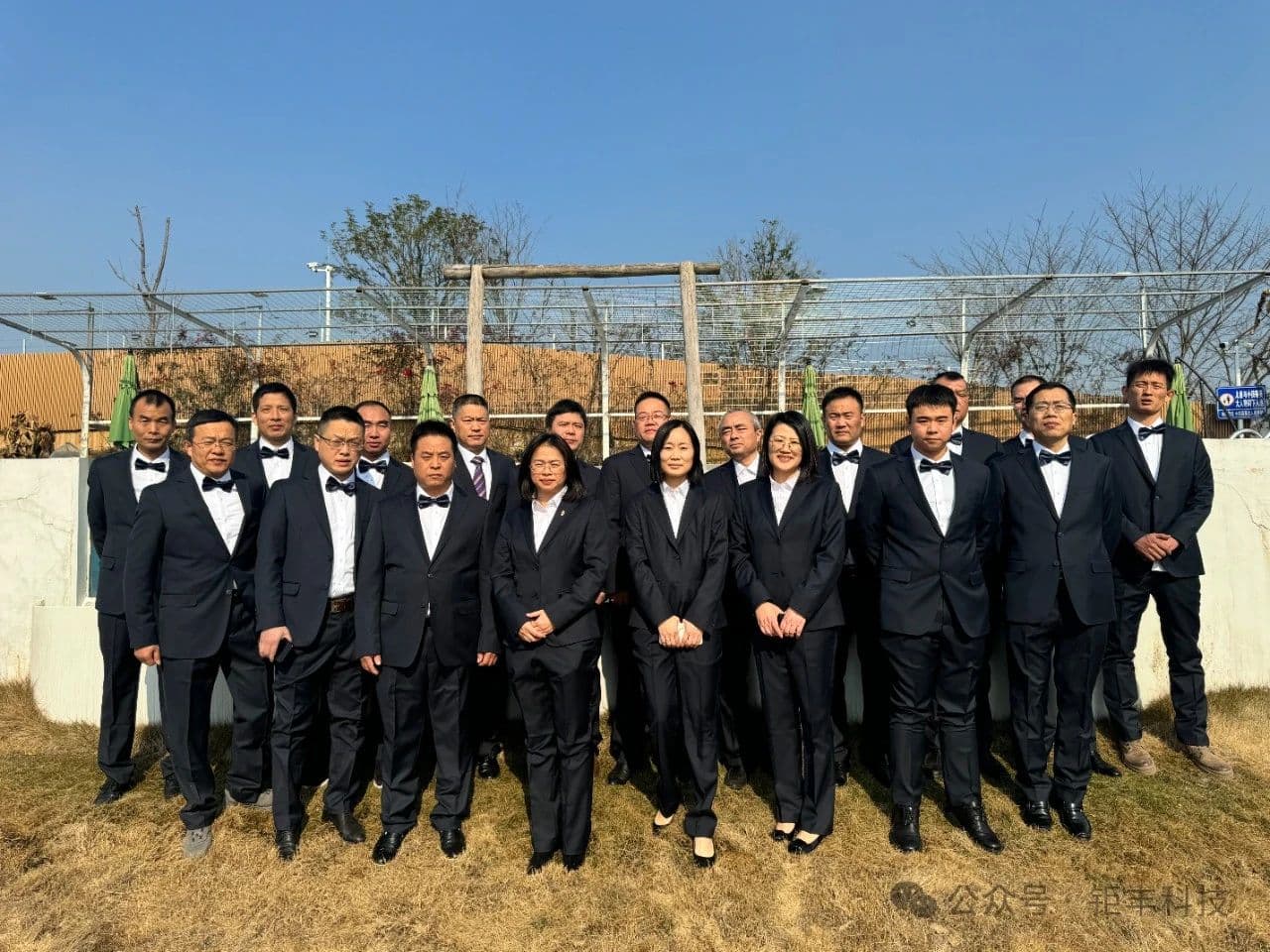 쥐펑 | 경영진의 신년 팀빌딩 활동이 성공적으로 마무리되어 함께 뛰어난 발전을 위한 청사진을 그려냈습니다.